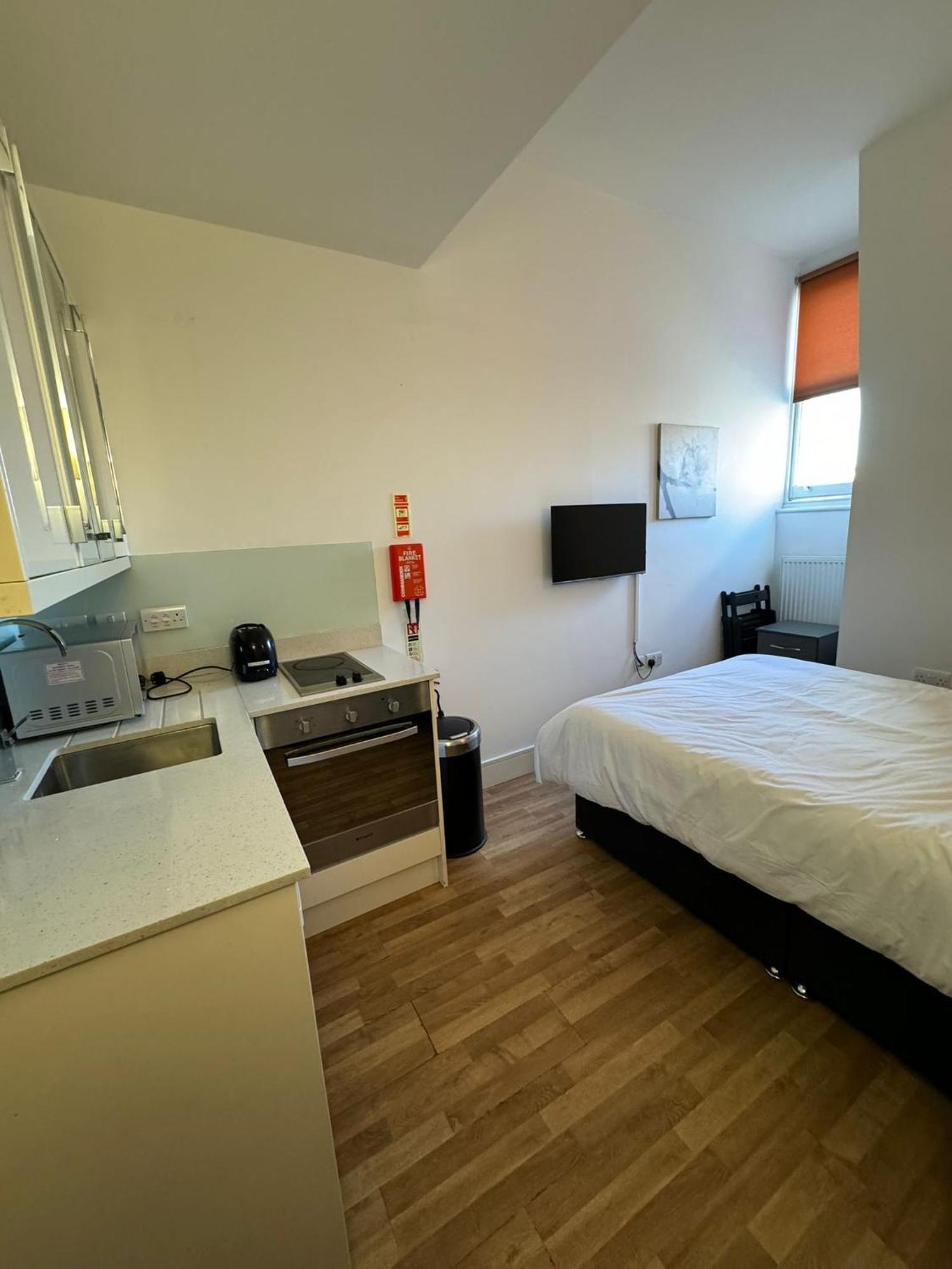 Clarges- Hsk Suites Лондон Екстер'єр фото